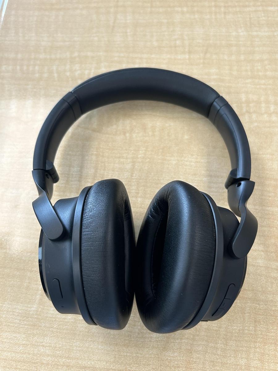 Item: Black, No Travel Case