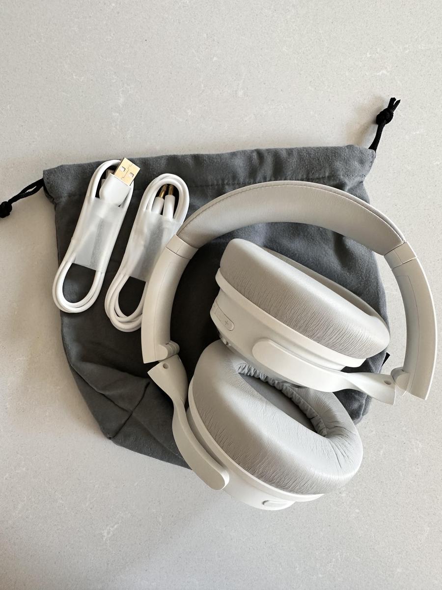 Item: White, No Travel Case