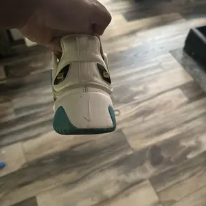 Product Review of SneakERASERS️ Instant Shoe Cleaner: 10 Pack from S**h