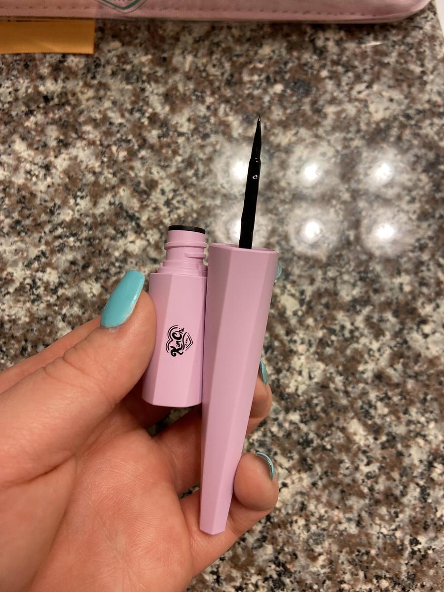 Item: Felt Tip Brush - Blackest Black