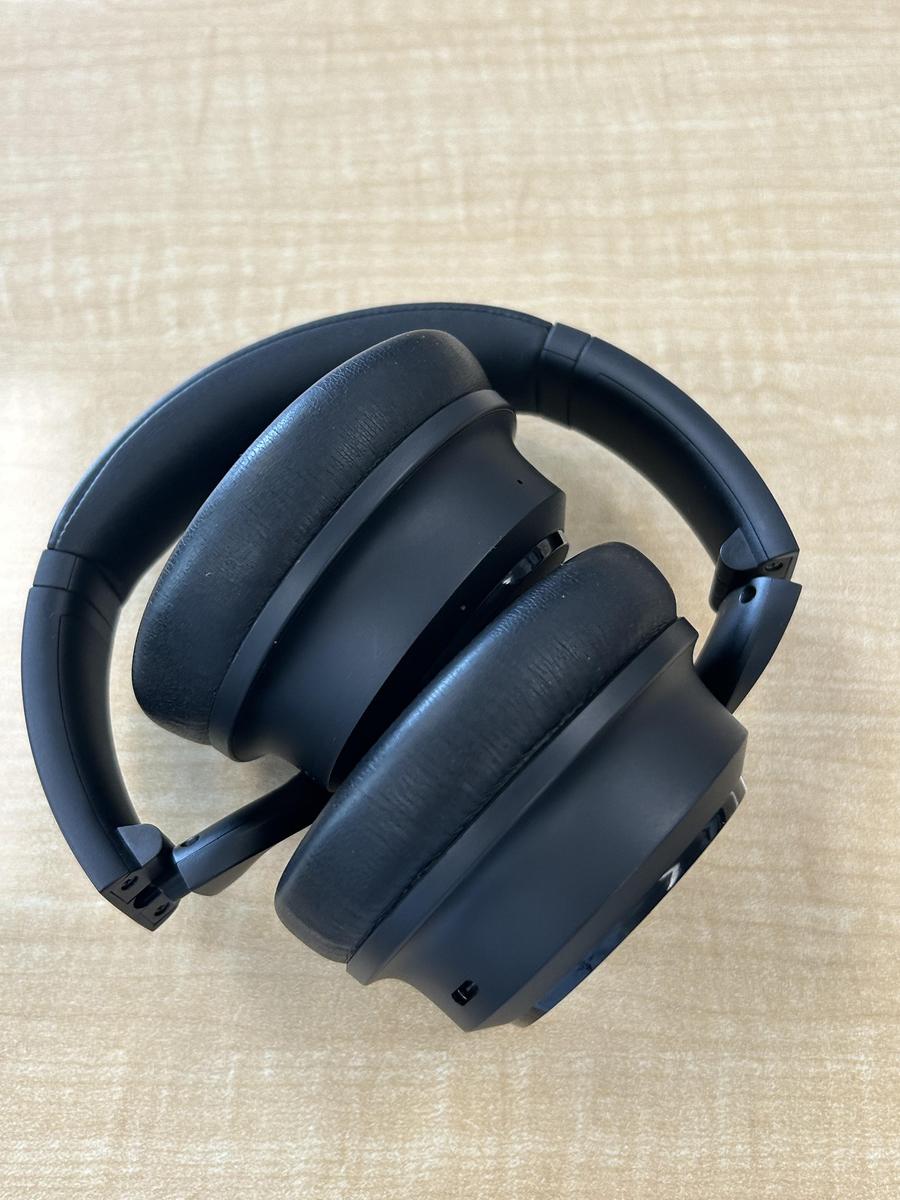 Item: Black, No Travel Case