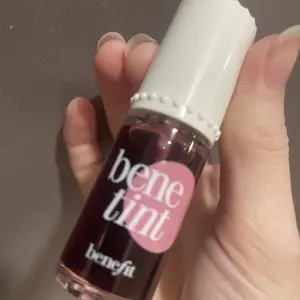 Product Review of Benefit Cosmetics Benetint Liquid Cheek Blush Stain & Lip Tint from O**e
