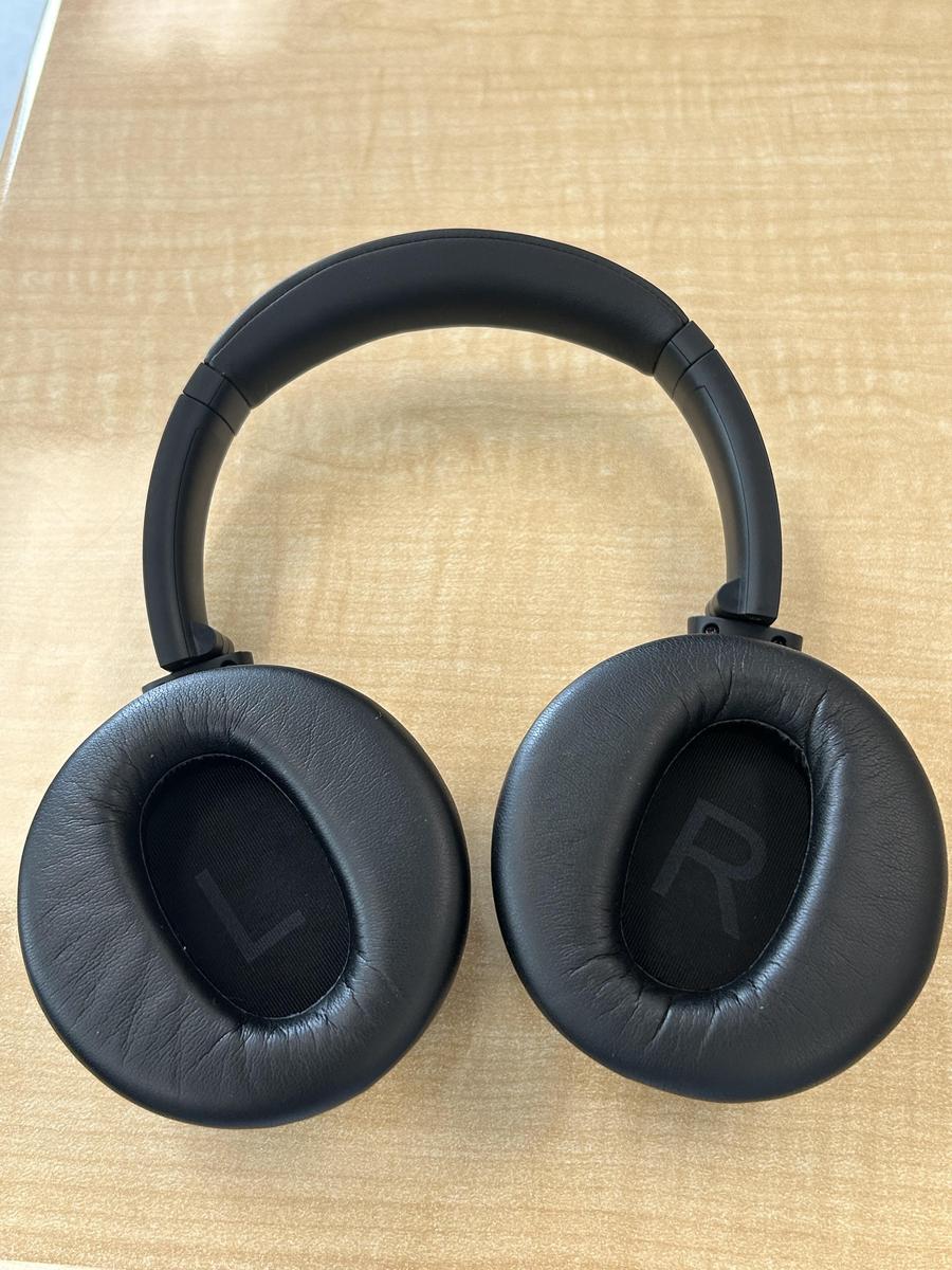 Item: Black, No Travel Case