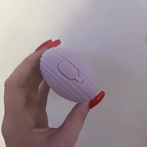 Product Review of Ice Face Roller, DIY Face Massage Roller, Facial Ice Roller for Face, Eyes & Joints, Ice Compress Skin Care Tool for Women & Men, Facial Care Tools from m**g