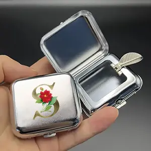 Compact Metal Light Square Ashtray, Dust Prevention Portable Mini Ashtray with Lid, Stainless Steel, Outdoor Travel Item, Perfect Gift