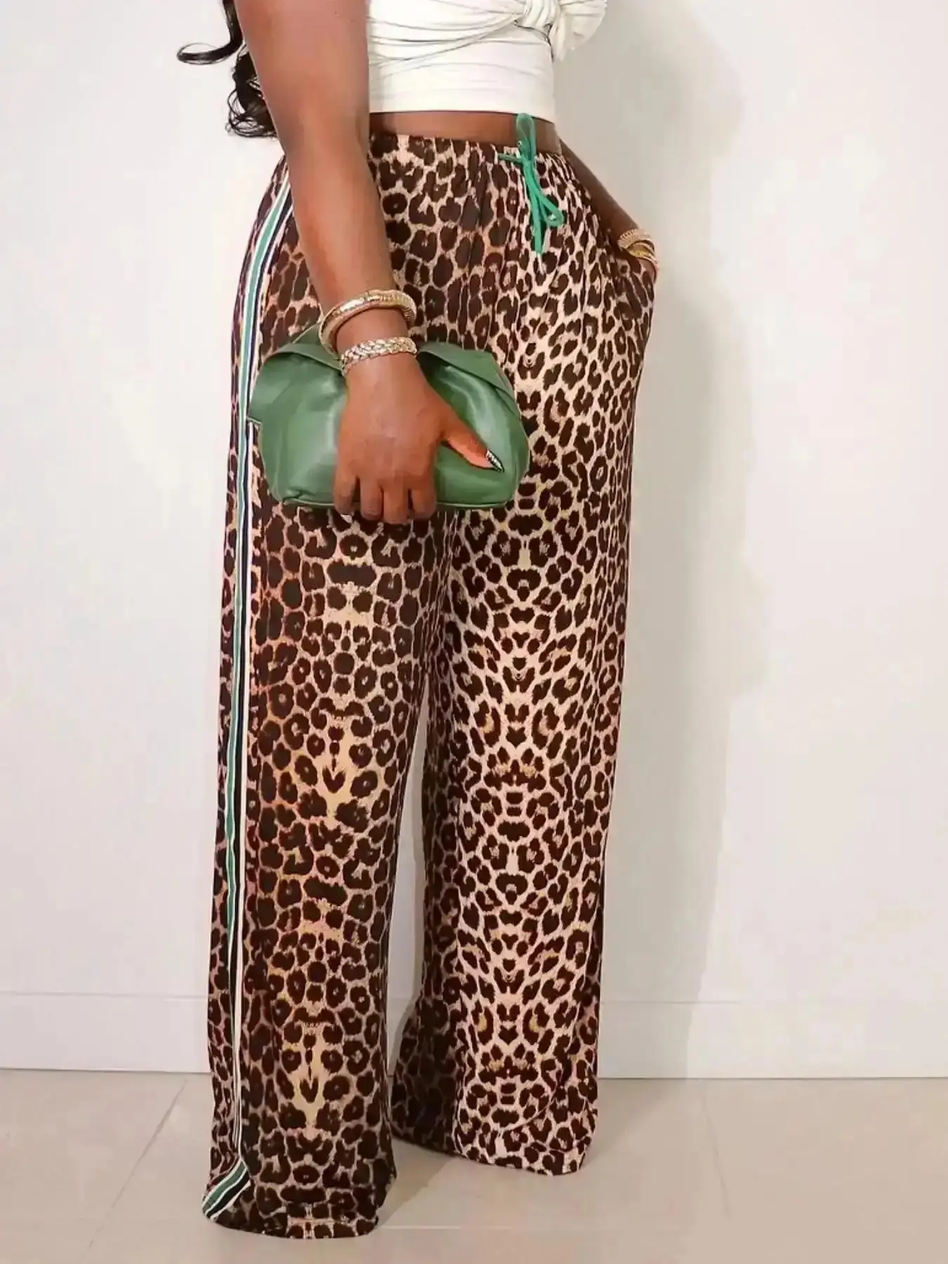 2026 Women's Leopard Print Side Stripe Wide Leg Pants Comfortable High Waist Trousers for Daily Wear Casual Fashion Lounge Pants Elastic Waist Flowy Bottoms