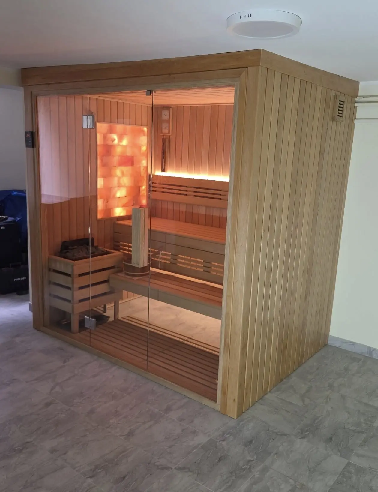 Brand new 1-3 infrared Sauna