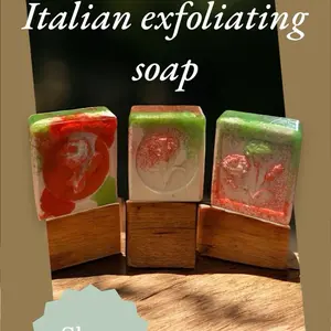 Set  3 International 4 soaps . 1.- Amish Soap United States 2.- Italian Soap 3.- UK  Soap 4.- Russian Soap Enriched with Donkey Milk Bentonite Clay Cornstarch Vitamin E Chamomile Oil & Forest Fruit Essential Oil for Beauty Warmth Body Care Cleanser