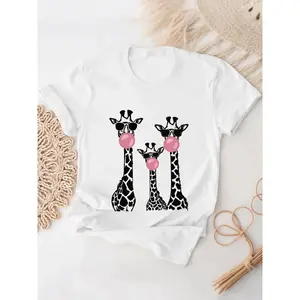 Women's Giraffe Print Round Neck Tee, Fashion Casual Crew Neck T-Shirt for Daily Holiday Vacation Outdoor Wear, Ladies Clothes for All Seasons