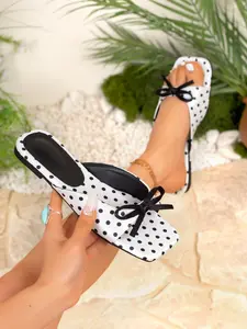 New Summer-Autumn Large Size Polka Dot Retro Style Round Toe Flat Sandals Footwear, Lightweight Outdoor Beach Shoes for Women