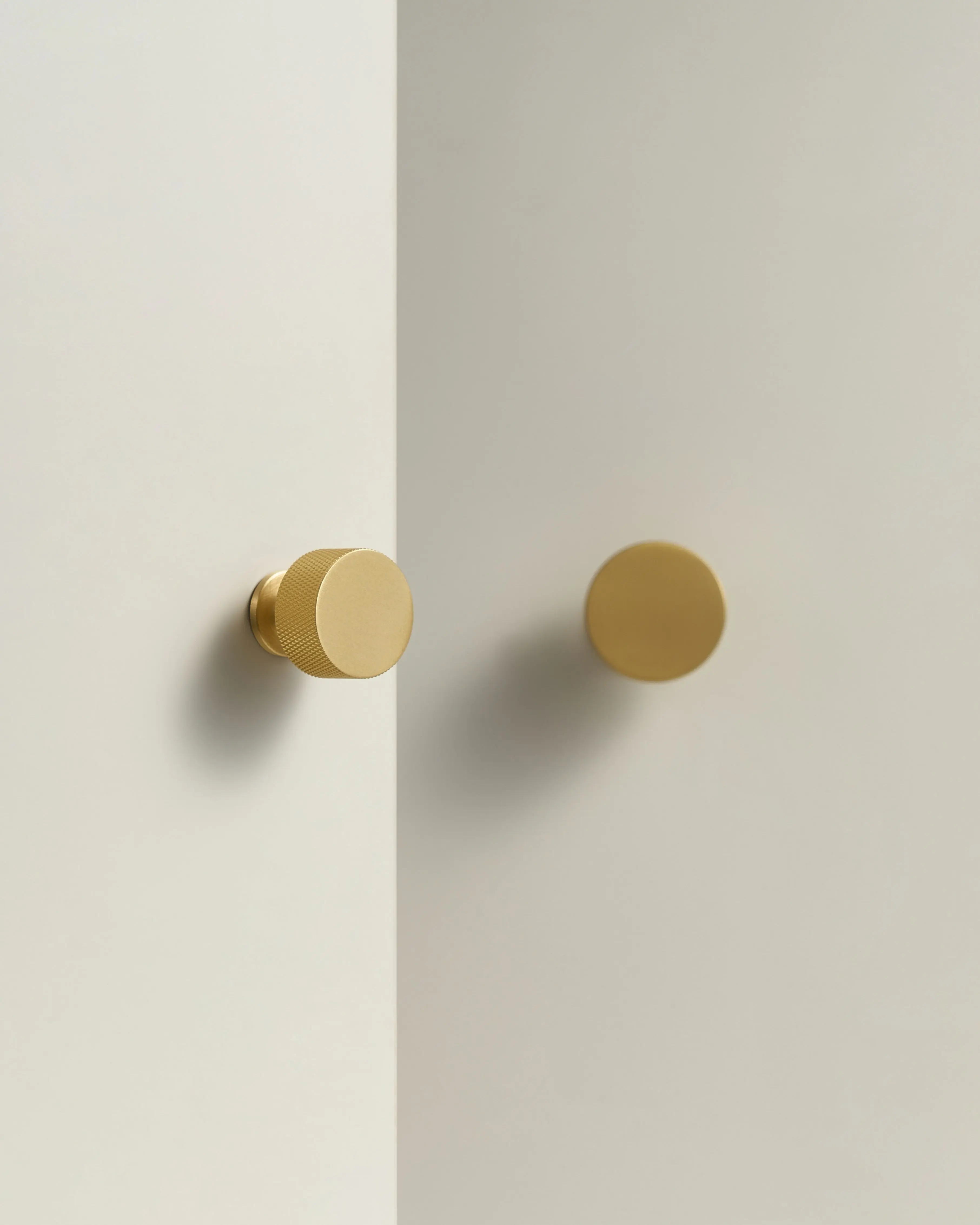 KENSWICK KNURLED EDGE BRASS CABINET KNOB