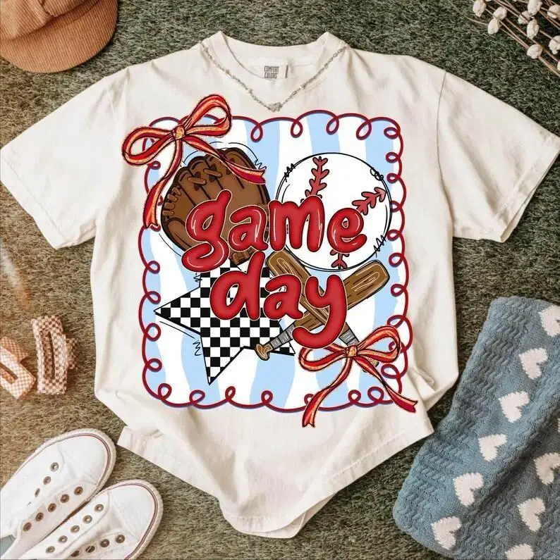 Game Day Baseball Coquette Graphic T-Shirt, Retro Checkerboard Bow Baseball Print Tee, Oversized 【100% cotton】 Shirt, Cute Casual Short Sleeve Top, Trendy Game Day Aesthetic Cotton Tee for Baseball Fans and Game Day Outfits