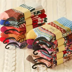 5 Vintage Pattern Socks, National Style Warm and Comfortable Mid-Calf Length and Breathable Organic Blend Socks, Suitable for Ladies, Machine Wash Woven Plaid Four Seasons Socks.