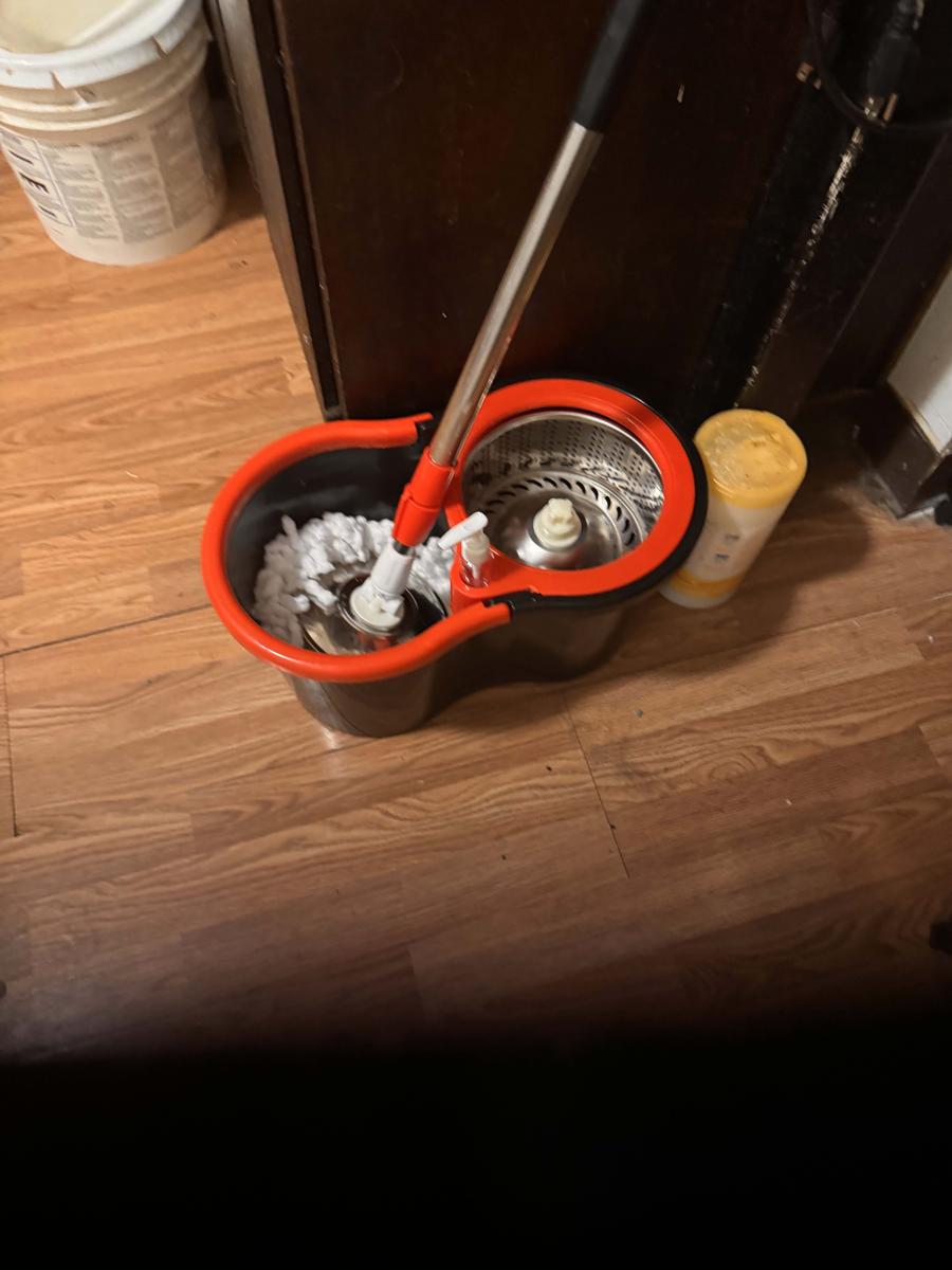 Item: 61"Handle+Bucket+Replacement Heads*3