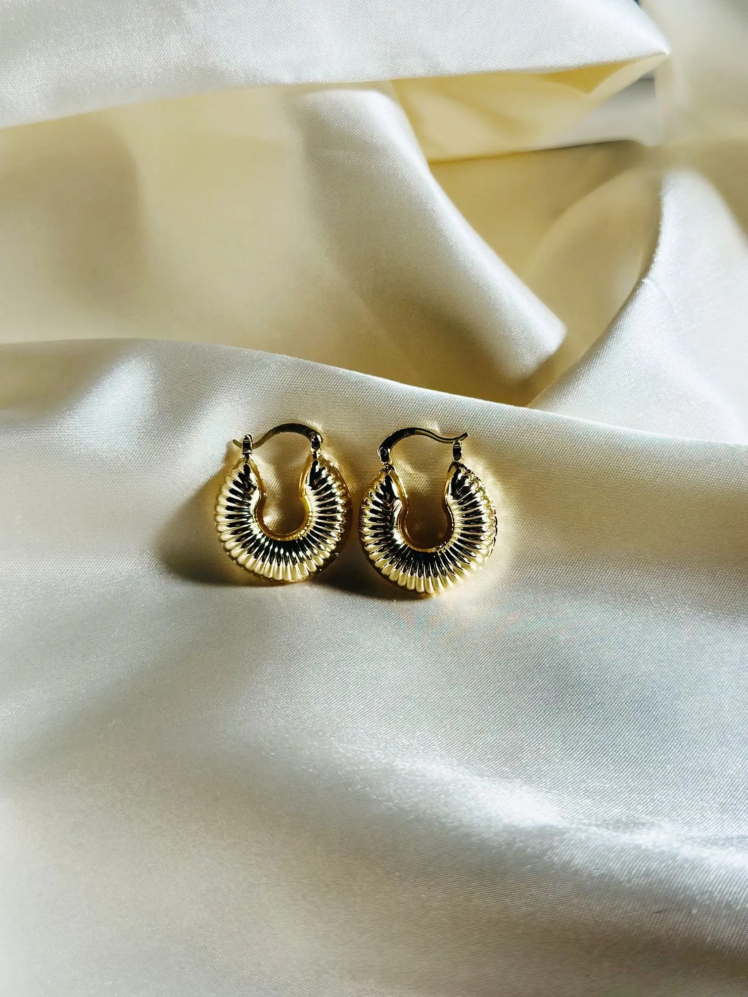 bangle stylish fashion clean girl aesthetic hoop earrings