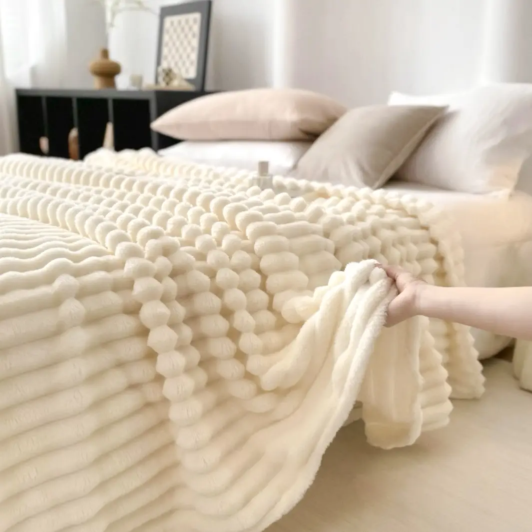 Luxurious touch is here! 4-color Faux Rabbit Fur Sleep Blanket —— Warm and cozy, ultra-soft baby blanket, suitable for sofas, offices, and bedrooms ——