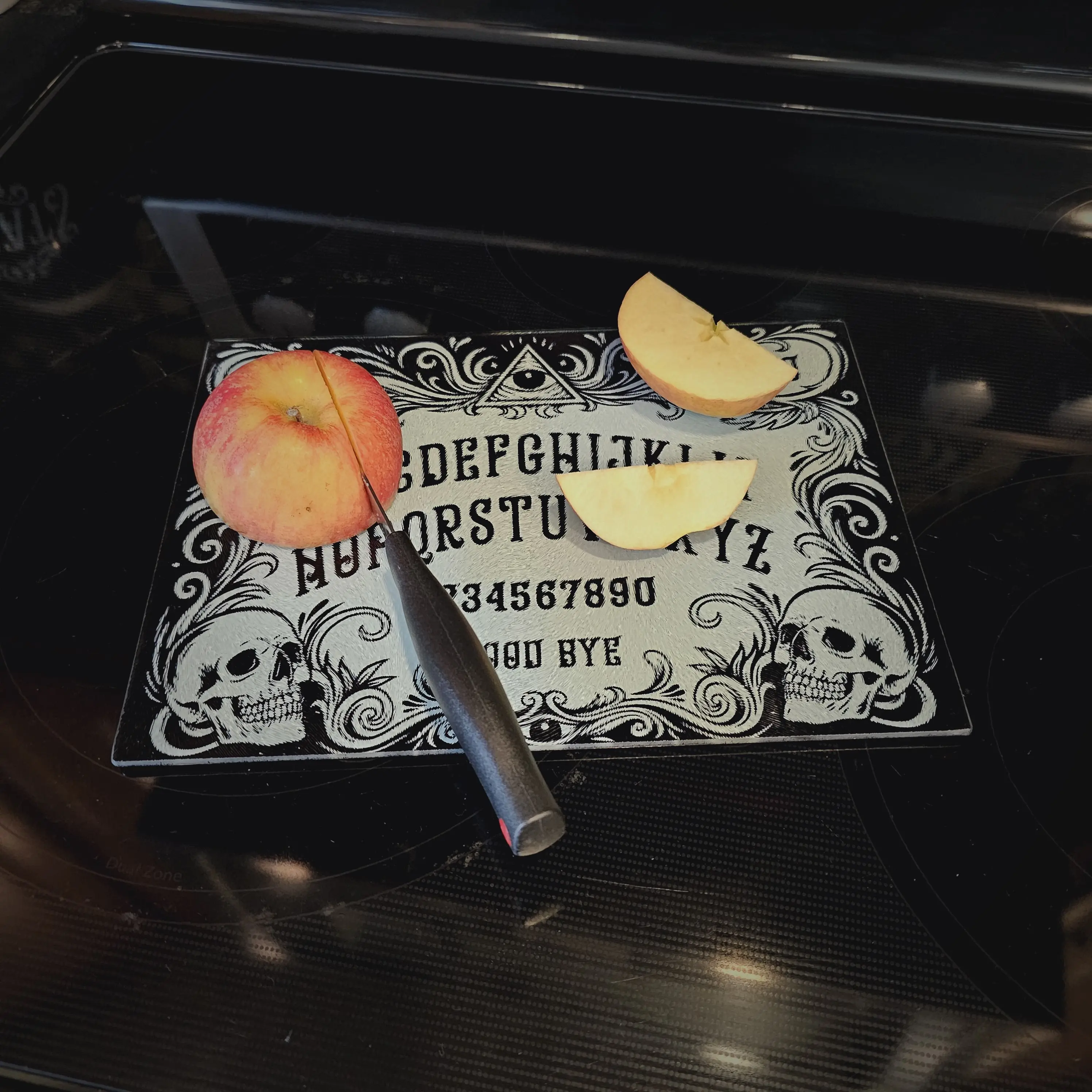 Ouija Glass Cutting Board, Perfect horror fan gift, Ghostly fun for everyone, Home decor