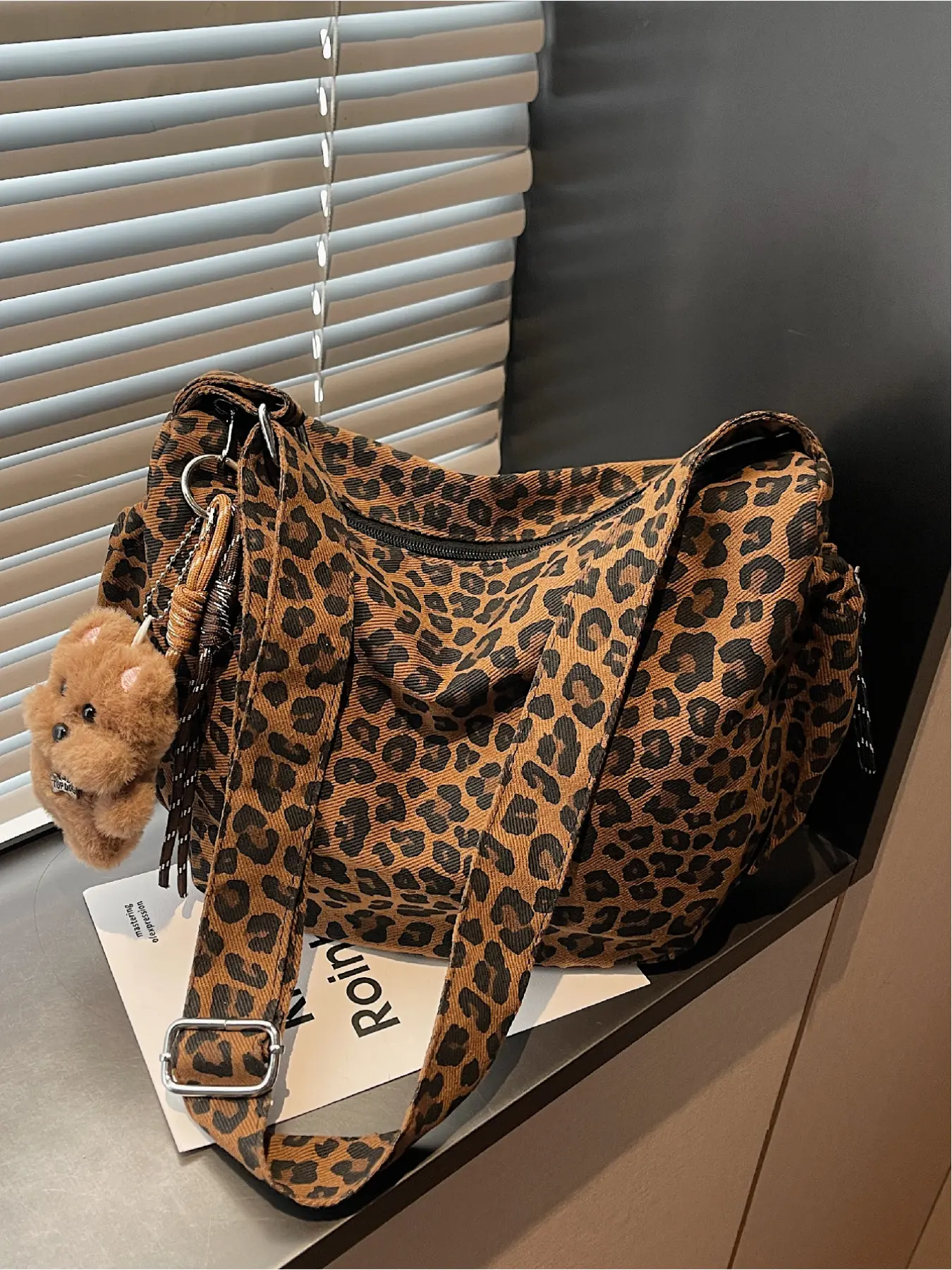 Vintage Leopard Print Shoulder Bag, Casual Crossbody Bag, Simple and Stylish, Perfect for Daily Use, Women's Fashion Accessory