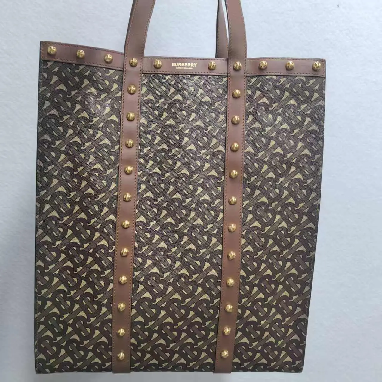 Pre-owned BURBERRY Brown Studded Bucket Tote（SZ 63606）