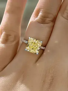 Fashion Square Artificial Zircon Decorated Ring, Cubic Zirconia Rings, Engagement Wedding Ring for Women, Party & Daily Wear Jewelry, Birthday Gift, Emerald Cut Solitaire Ring