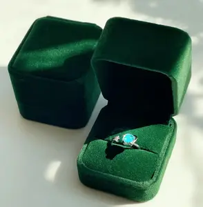 Star & Moon Rotatable Ring for Daughter with Elegant Flannel Gift Box, Anxiety Relief Fidget Ring for Daily Wearing, Exquisite Fashion Accessory Suitable for Various Outfits, Heart-warming Gift for Daughter Chic Emerald Ring Statement Rings