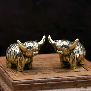 Vintage Copper Highland Cow Statue, Small Scottish Cow Figurine, Country Farmhouse Desktop Decoration, Ideal Gift for Cow Lovers