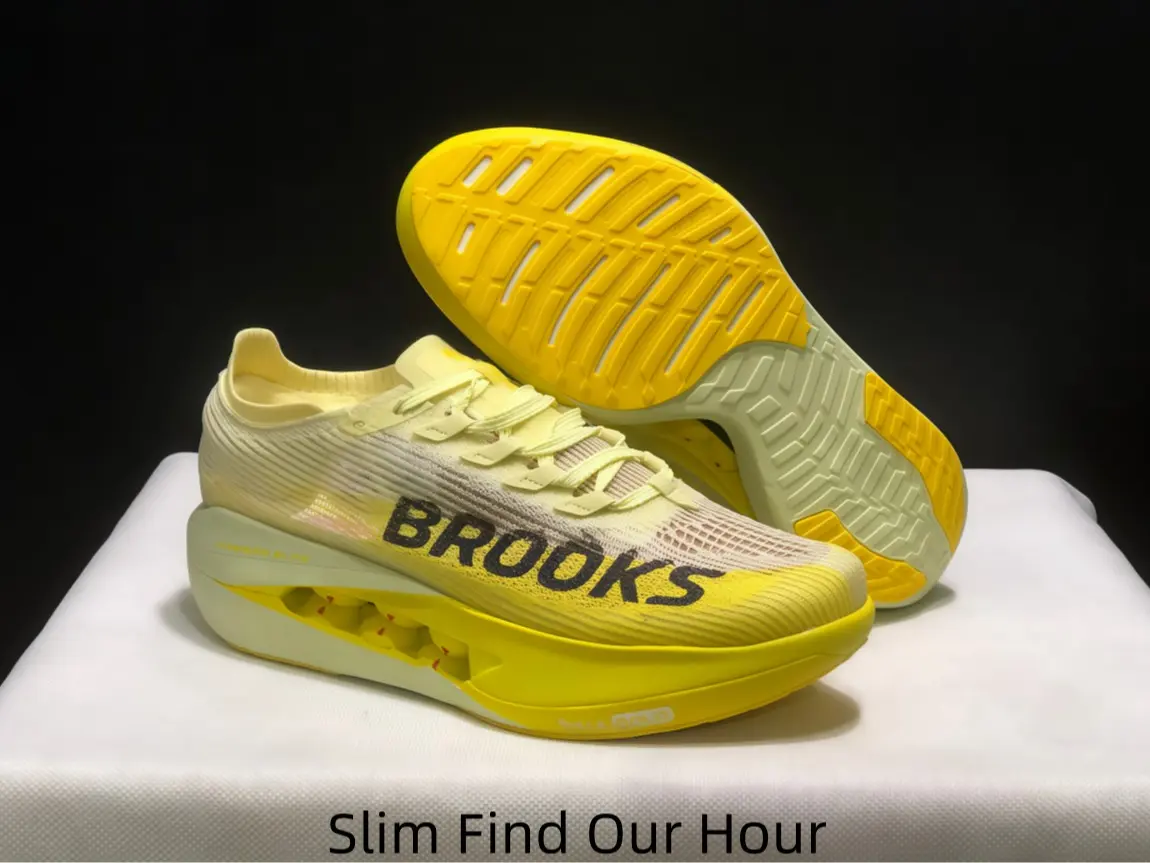 Off White Lemon Gradient Marathon Racing Footwear, See-Through Airflow Mesh, Built-In Carbon Propulsion Plate for Long-Distance Speed Training