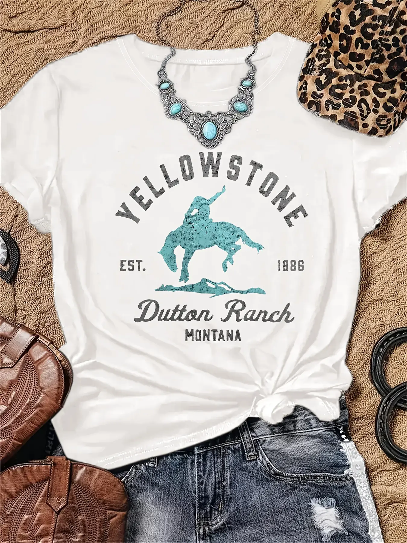 [Printed Pants - Not Denim Fabric]Women'S Denim Graphic Tee in a Relaxed Style - Vintage Western Design, Easygoing Round Neck Shirt - Airy, Light, And Cozy, Perfect for Spring And Summer Outfits