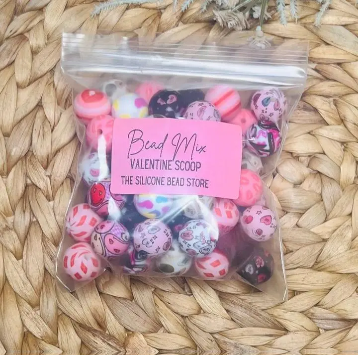 *Bead Mix #157- VALENTINE 15mm Print Scoop
