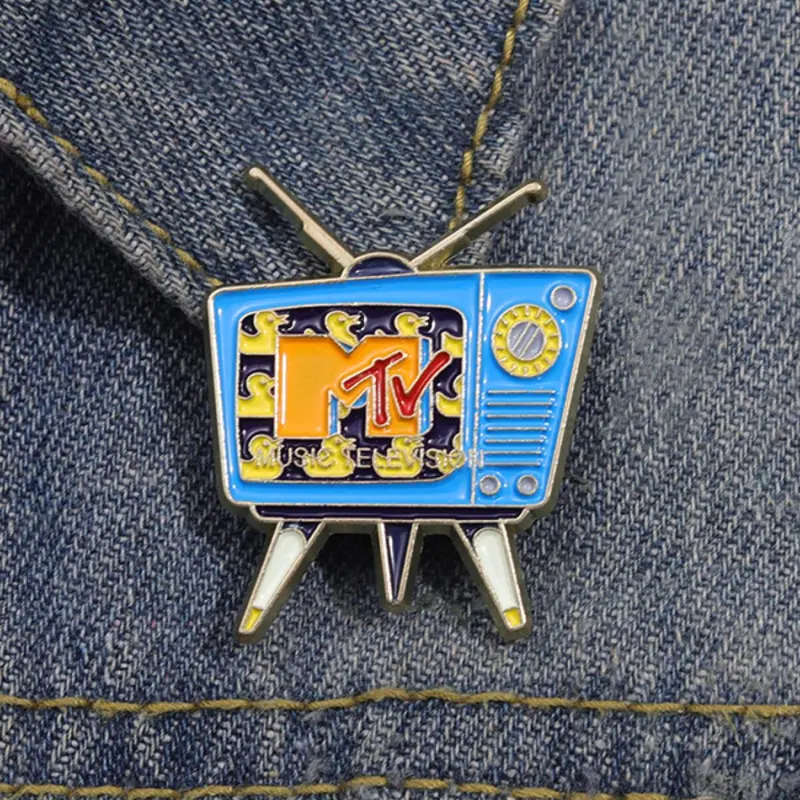 Vintage Tv Shaped Brooch, Enamel Pin Suitable for Backpacks, Jeans, Scarves, Hats Decoration, Trendy All-match & Exquisite Brooch for Birthday Gift, Fashion Accessory, Hat Pins, Lapel Pins, Brooch Pin Clip