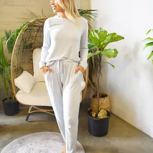 White Mark Women's 2-Piece Long Sleeve Top and Jogger Bottoms Loungewear Nightwear Pajama Set Extended Sizes