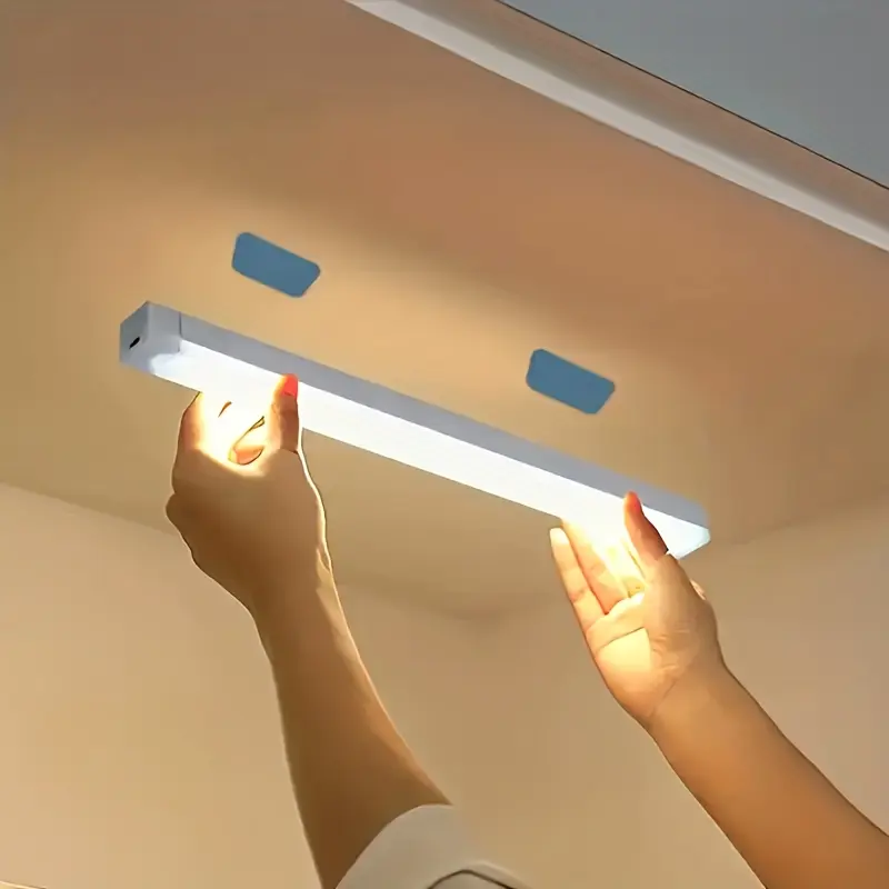 3 pieces of USB charging smart human-sensing lamps, LED light strips that are self-adhesive and wirelessly magnetically attached, suitable for wardrobes, corridors, staircases, kitchens and home decoration.