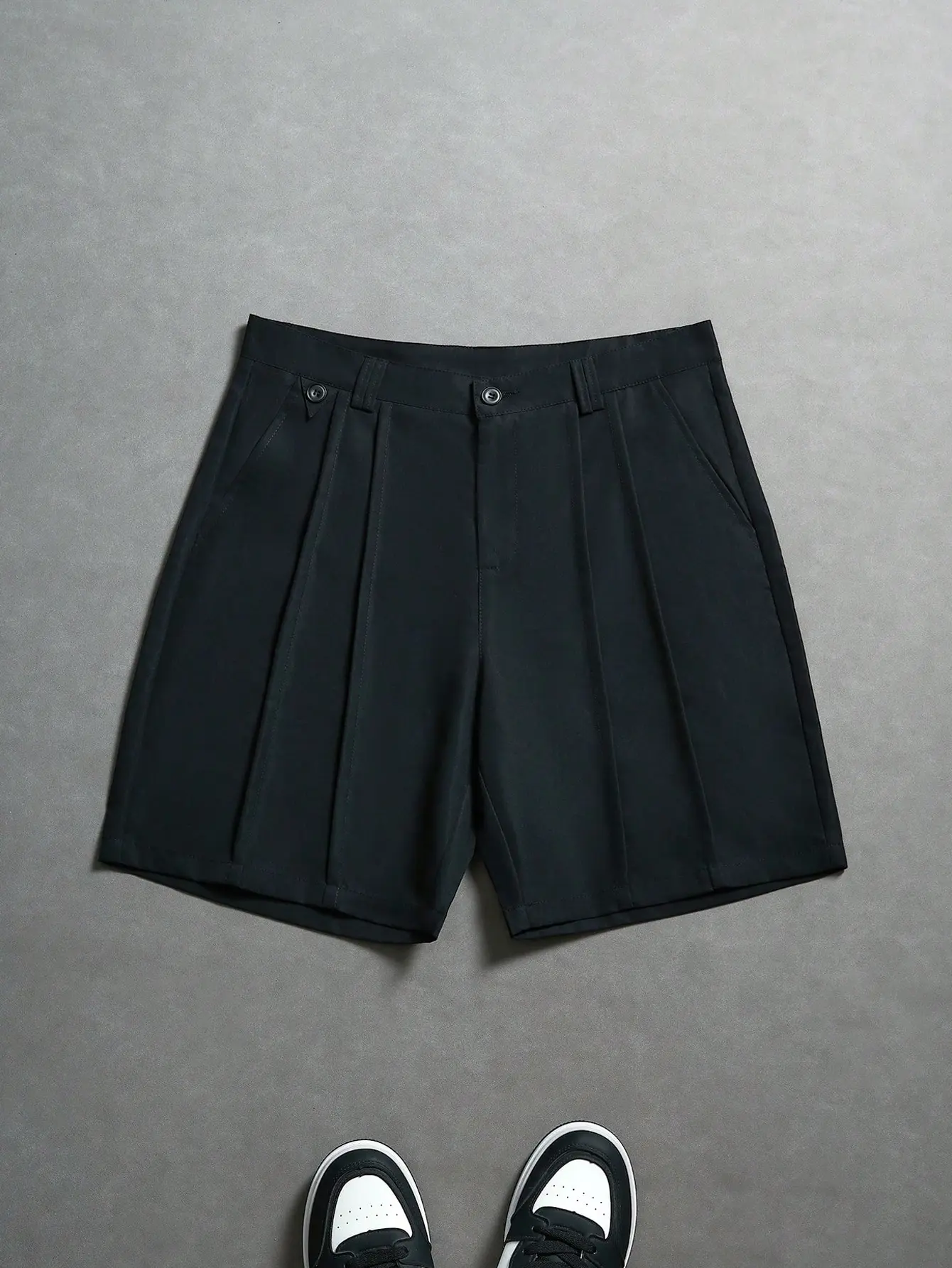 Men’s High-Waist Ice Silk Dress Shorts – Wrinkle-Resistant, D-Ring Detail, Pleated, Flattering Relaxed Fit
