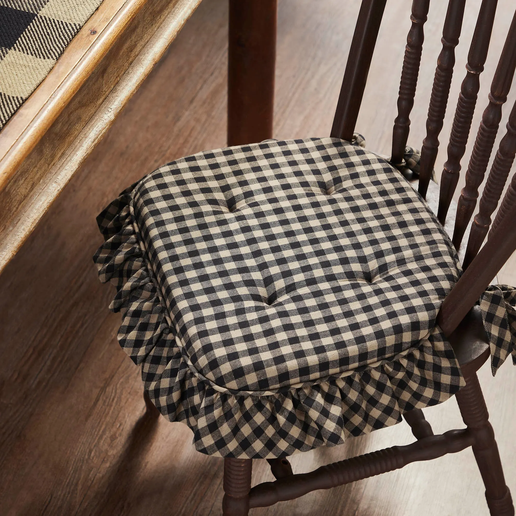Blackstone Farm Ruffled Chair Pad Blackstone Farm Ruffled Chair Pad