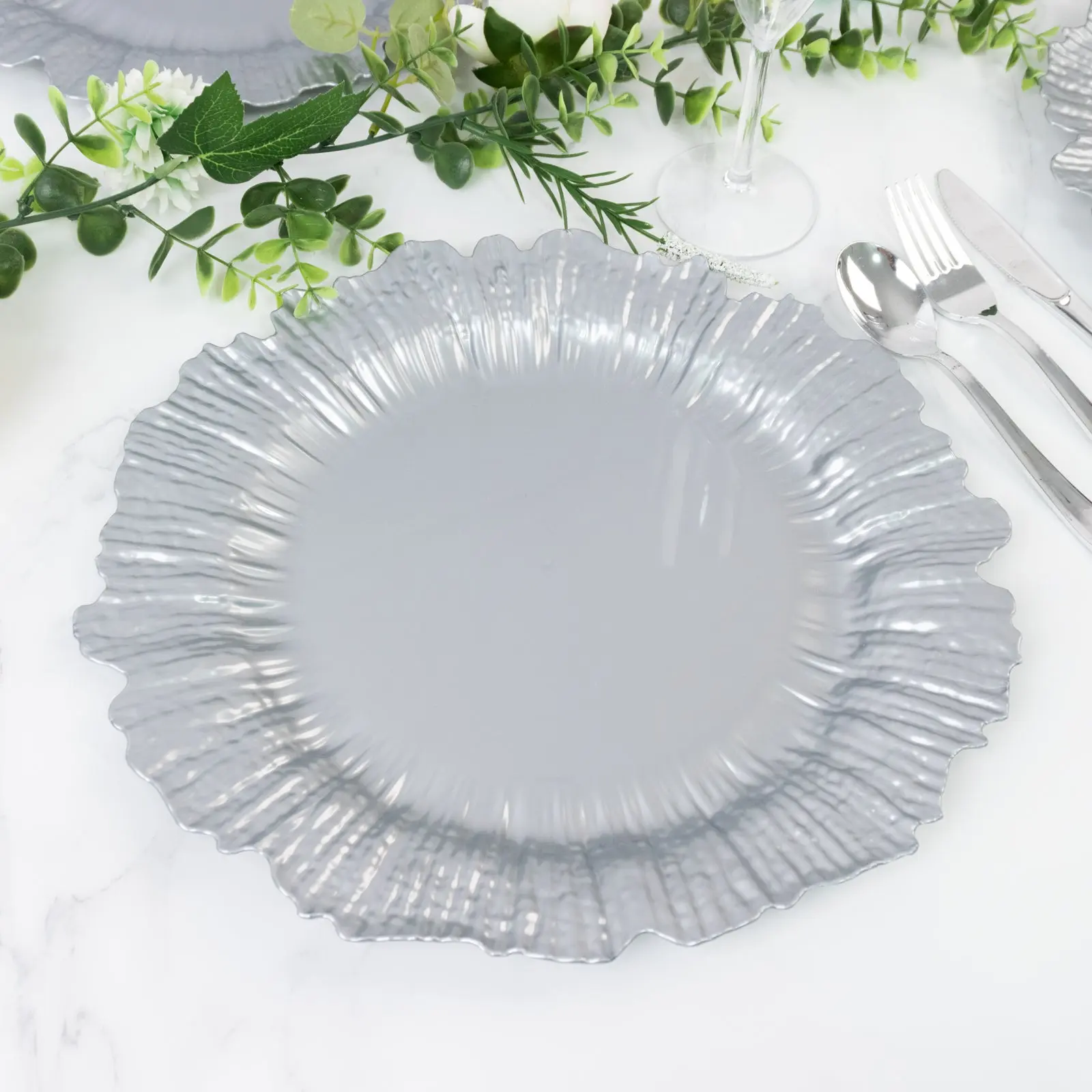 10-Pack Economy Silver Plastic Reef Charger Plate Set, 13in Formal, Easy-to-Clean Dinner Plate Chargers for Weddings, Events