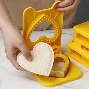 Square Sandwich Cutter and Sealer, Perfect Lunchbox Cutouts, Easy Meal Prep Tool, Fun Baking Kit for Kids and Families, 1 Piece Set, Bakeware, Baking Utensils