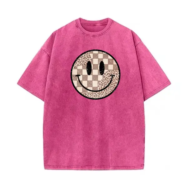 Women's Oversized Graphic Printed Top, Retro Streetwear Crew Neck Soft Cotton Fabric Short Sleeve Tee with Checkerboard Leopard Smiley, Vintage 90S Kid Aesthetic, Alternative Casual Laid-Back Funny Style