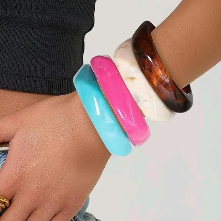 4Pcs Acrylic Big Bangle Bracelets for Women, Colorful Geometric Chunky Resin Bangles Set Wide Dome Shape Bangle Acrylic Resin Fashion Holiday Jewelry for Everyday Wear
