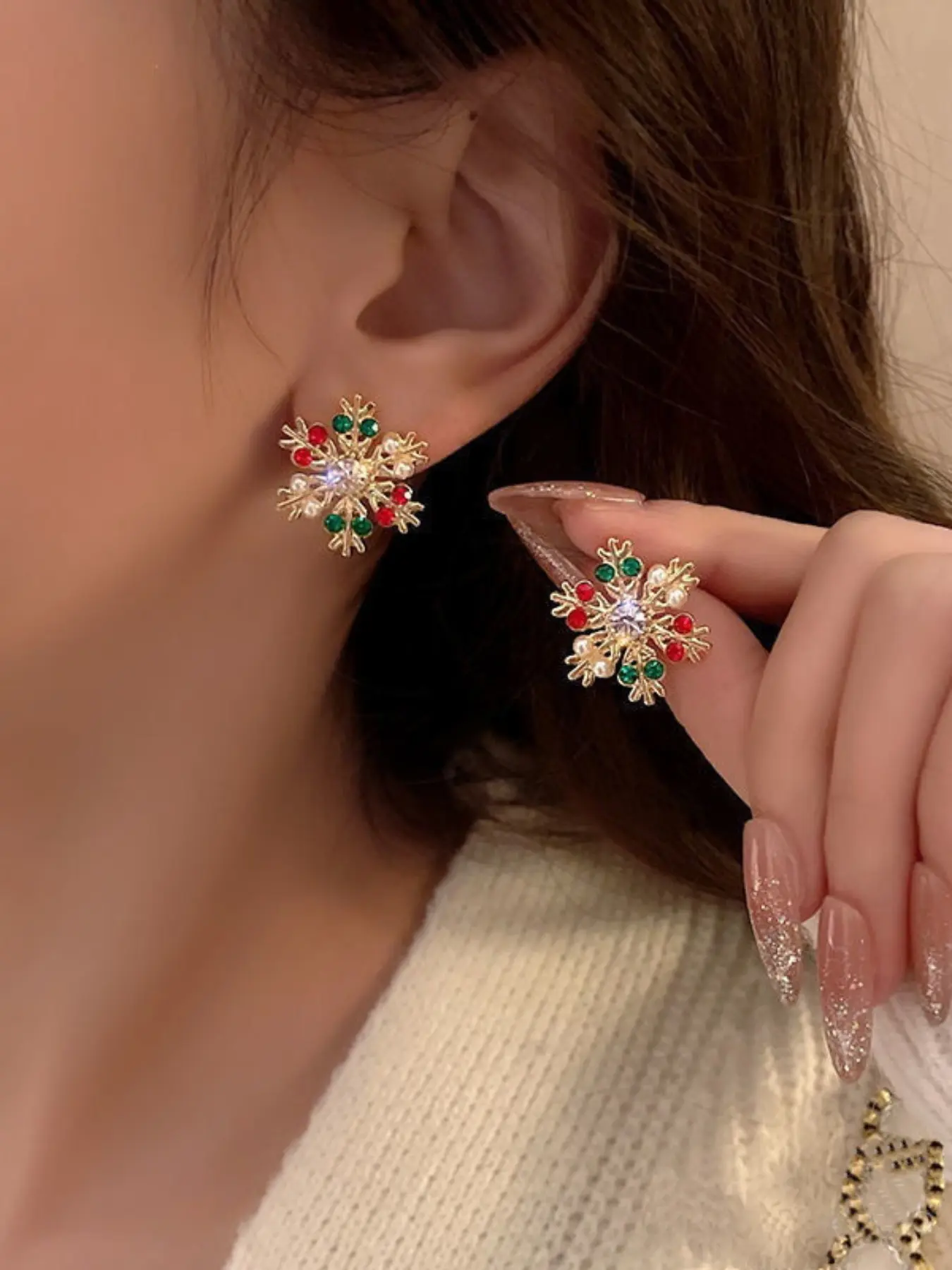 Christmas Limited Edition Snowflake Earrings, Copper Material, Gemstone Pearl Zircon Inlay, Lightweight Elegant Jewelry, Perfect Gift