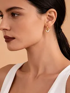 A pair of diamond studded dachshund shaped circular earrings, with a playful and exquisite style and a touch of light luxury, suitable for wearing in various scenarios such as daily commuting, dating, leisure, and light gatherings.