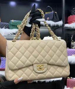 Pre-owned CHANEL CF 14894737 Jumbo gold hardware