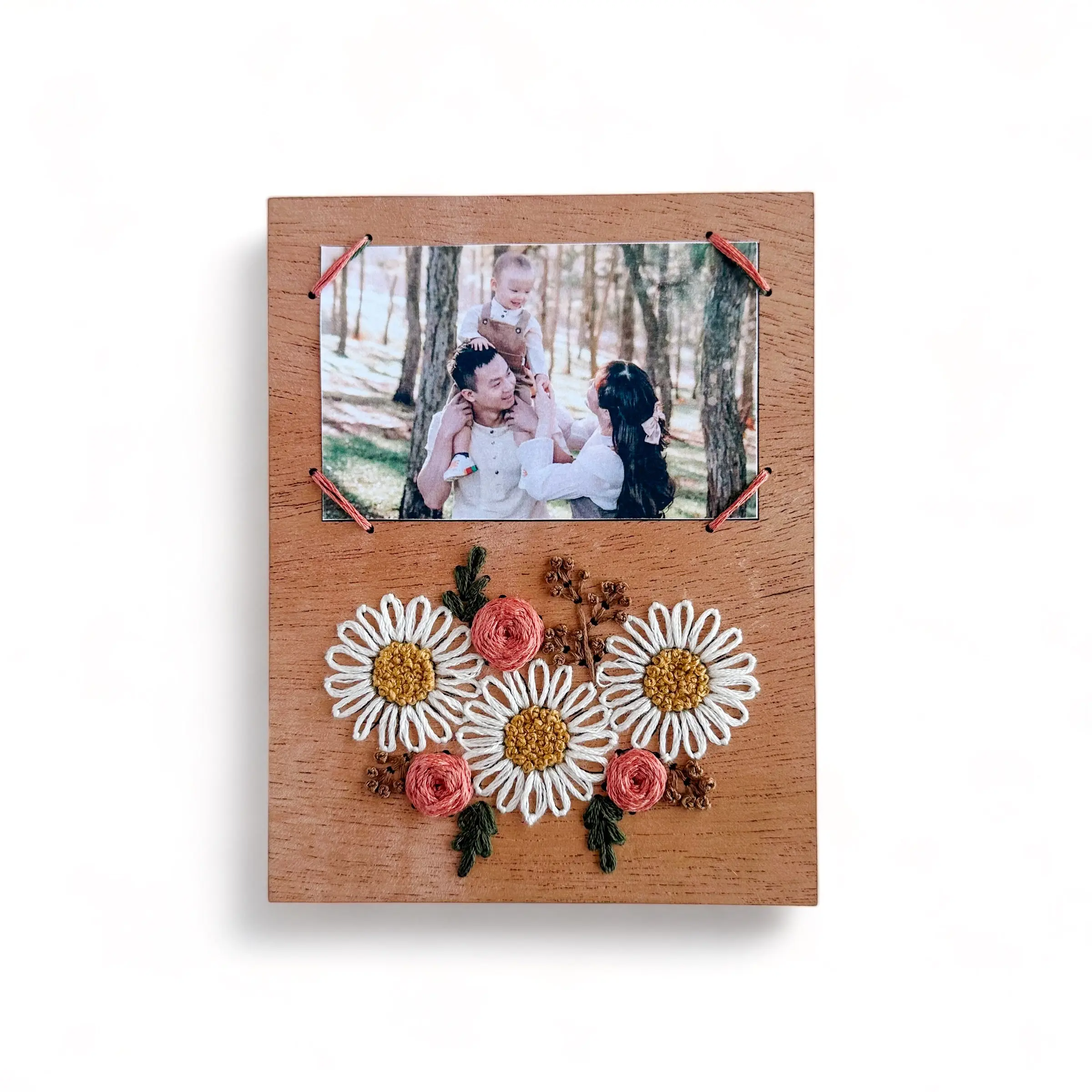 Darling Daisies Embroidered Instant Photo Frame