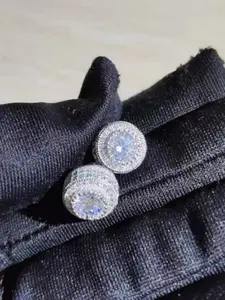 1 Pair Elegant Round Zircon Studs Earrings for Women, Sparkling Zirconia, High-end Hollow Out Design, Unique Fashion Jewelry, Trendy Fashionable Accessories, Perfect Gift Idea