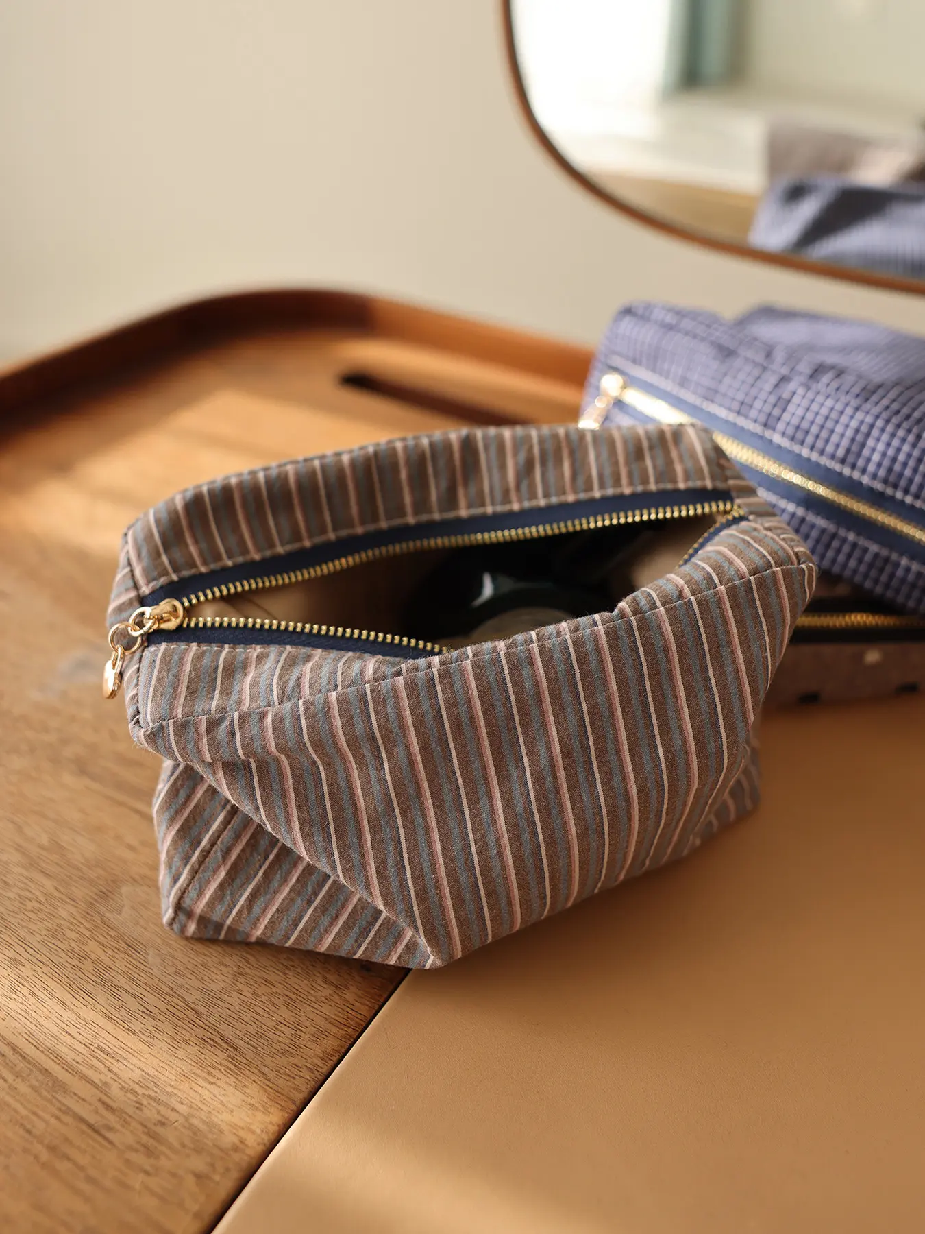 Japanese Style Plaid/Striped Makeup Bag, Multifunctional Zipper Storage Pouch, Handheld Cosmetic Pouch, Travel Portable Organizer Bag, Travel Cosmetic Bag, Cosmetics Bag, Travel Essentials