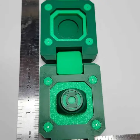 Lantern Corps Ring with Closing Box & Stand
