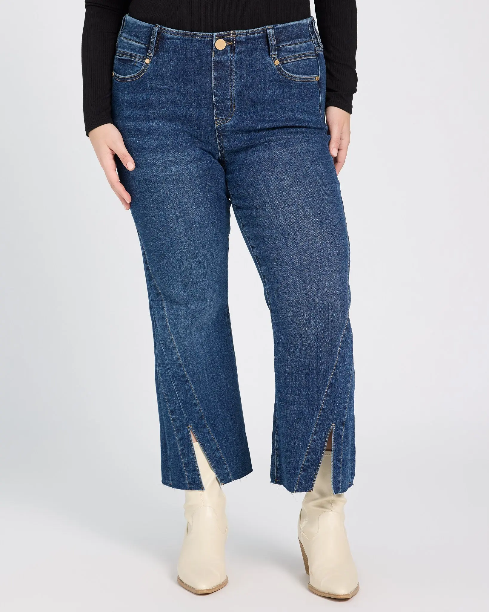 Women's Plus Size Cute Gia Glider Cropped Crop Flare Jeans with Twisted Seam, Lady-Focused Stylish Bottoms, Style, Denim, Flared Jeans, High-Rise, Pull-On, Stretch Denim, Cropped Fit, Split