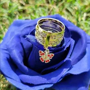 Anillo Semanario con mariposa color rojo