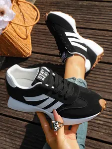 European and American Style Bestselling Laced Thick Sole Sports Shoes, Anti-Slip Comfortable Training Shoes, Casual Shoes for Daily Use, Sports Sneakers Trainer