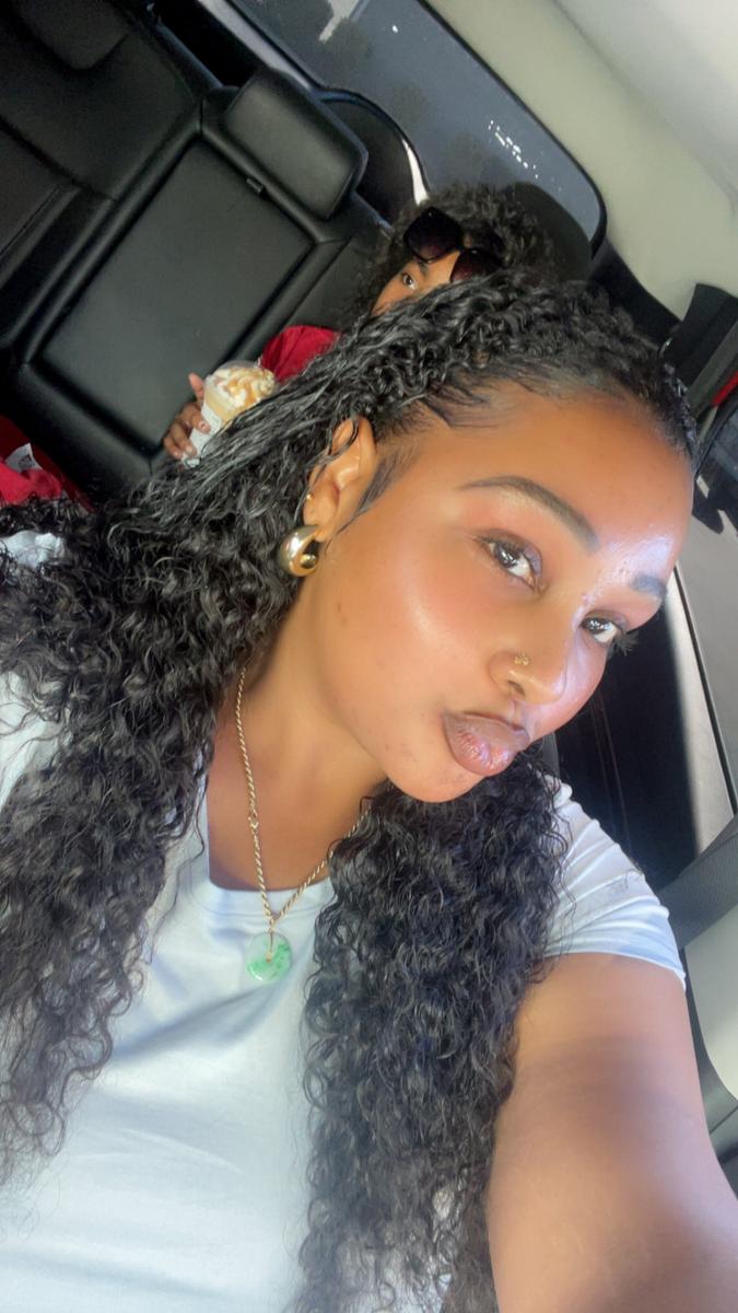 Item: Half Wig, 180%, 26 inch