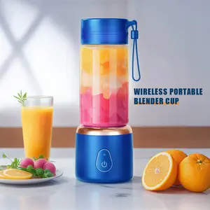 Portable juice cups, portable blenders Shakes & Smoothies, USB Rechargeable Personal Mini Travel Blender, Cordless Operation, Small Smoothies, Sauces, Juices, Purees Blender,
